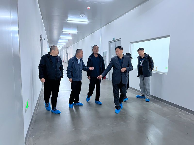 河南省電視臺(tái)、焦作市衛(wèi)健委領(lǐng)導(dǎo)到公司參觀(guān)！